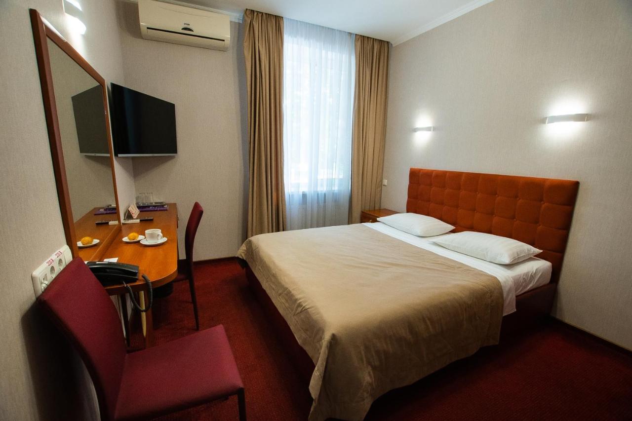 Grand Christer Hotel キエフ エクステリア 写真