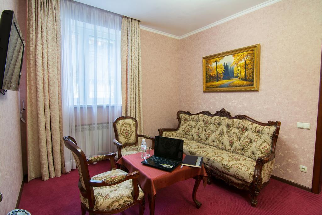 Grand Christer Hotel キエフ エクステリア 写真